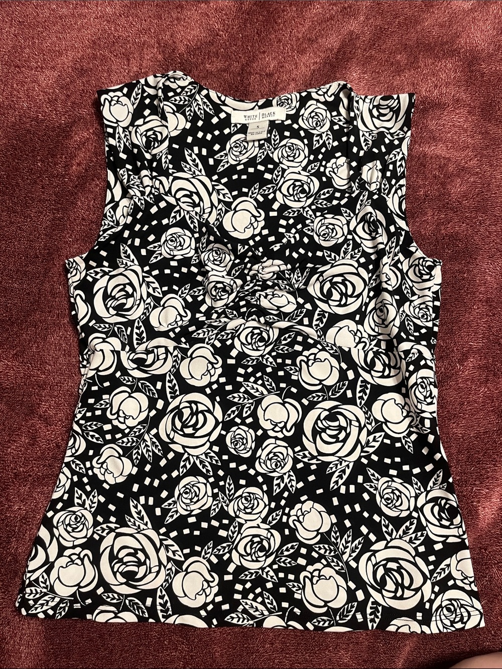 White House Black Market Black & White Floral Sleeveless Tank